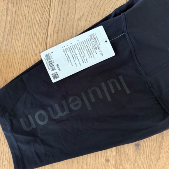 NWT Lululemon Align™ High-Rise Short 8" - Classic Black Logo!